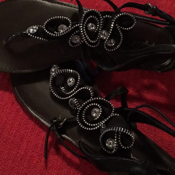 Sandals - Picture 4 of 4